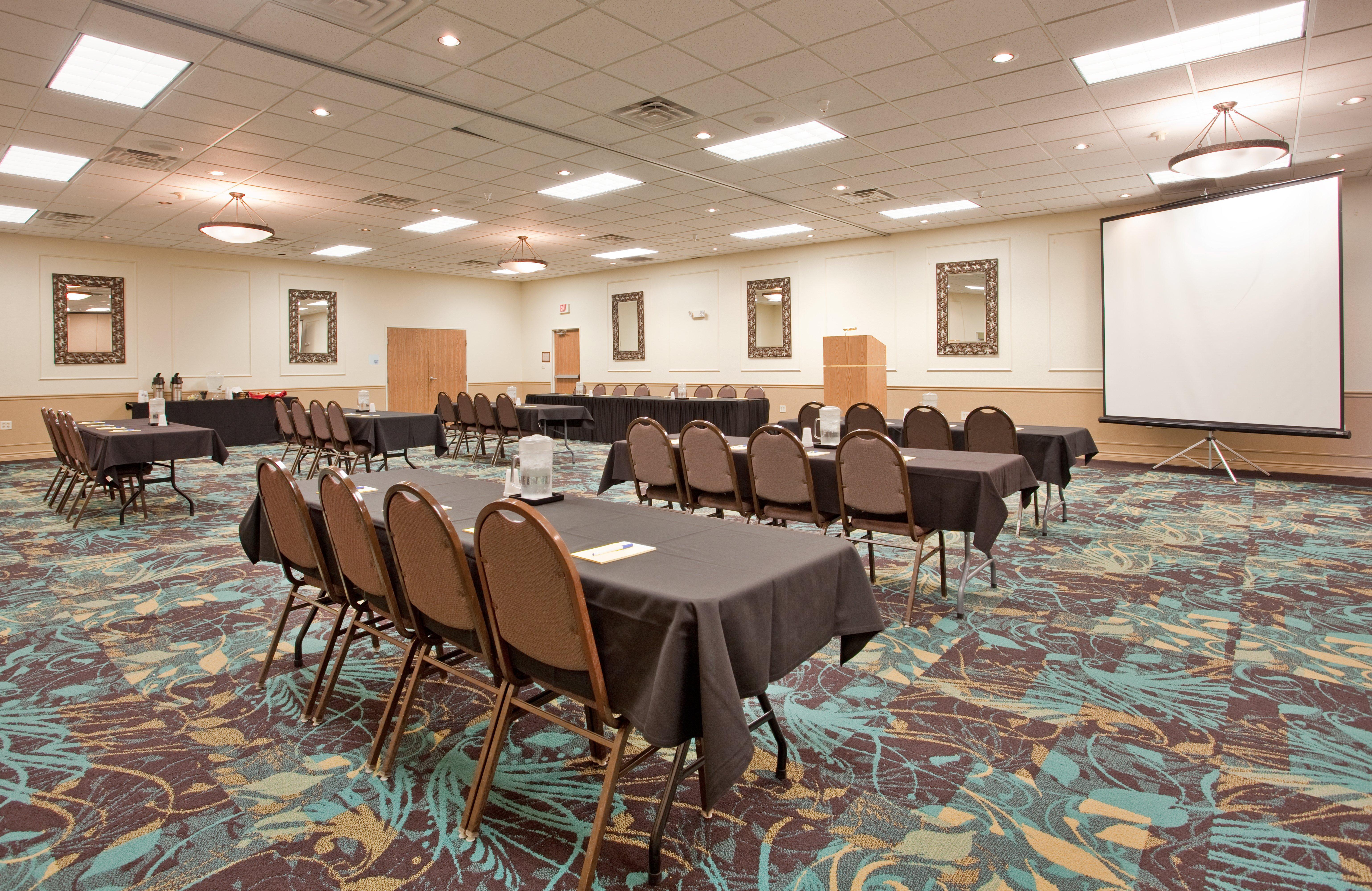 Holiday Inn Express Hotel & Suites Beatrice By Ihg Εξωτερικό φωτογραφία