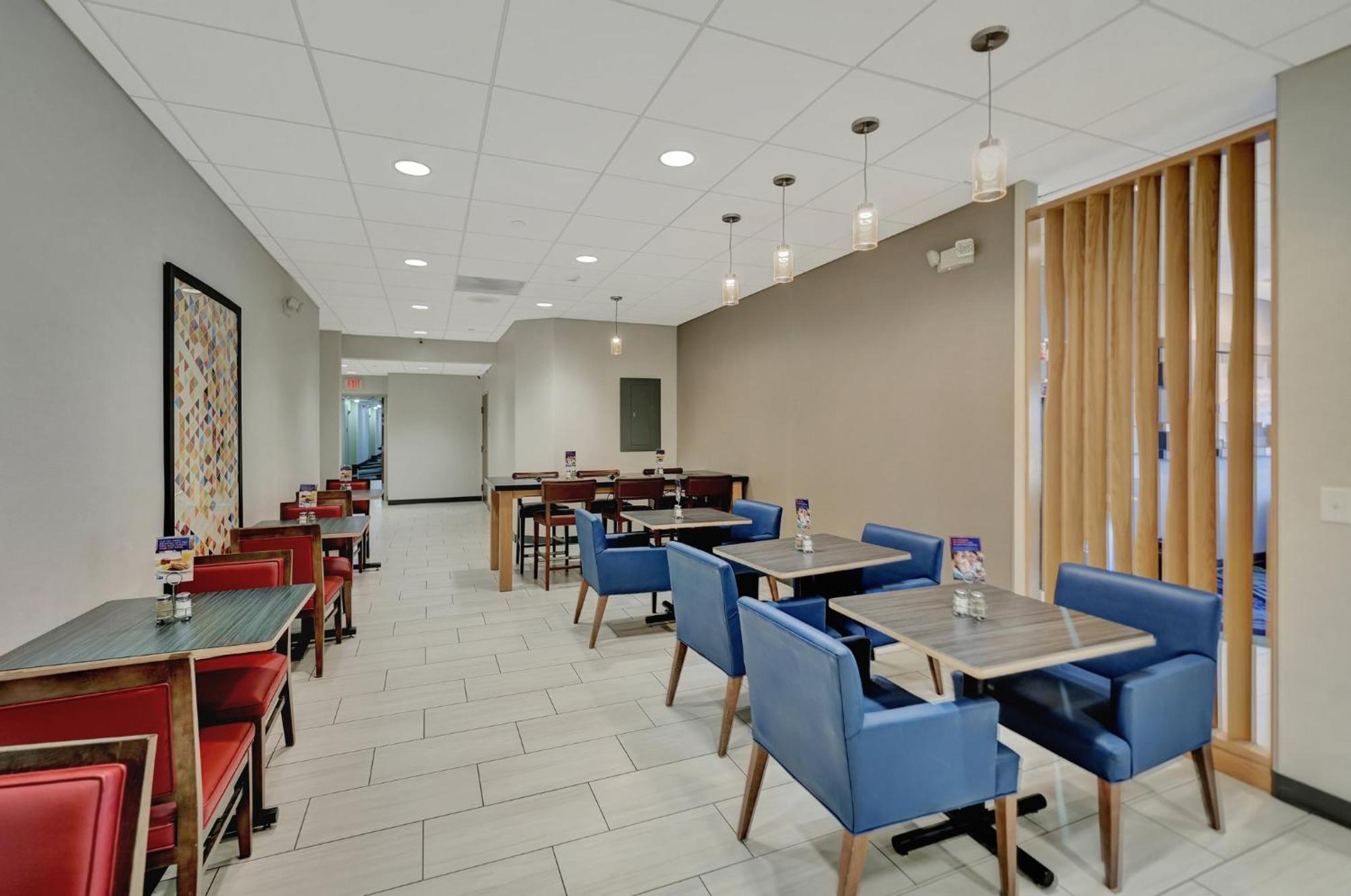 Holiday Inn Express Hotel & Suites Beatrice By Ihg Εξωτερικό φωτογραφία