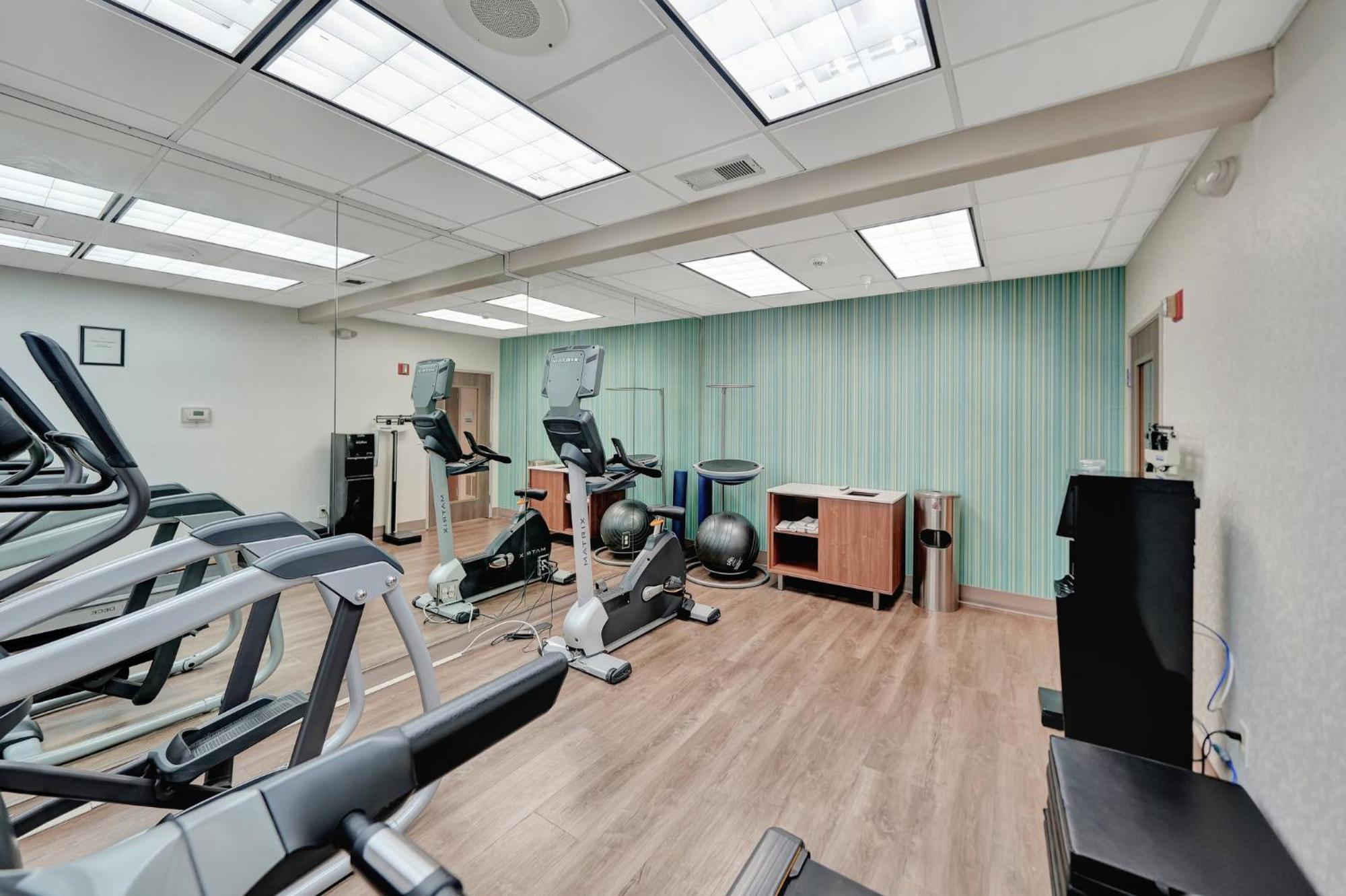 Holiday Inn Express Hotel & Suites Beatrice By Ihg Εξωτερικό φωτογραφία
