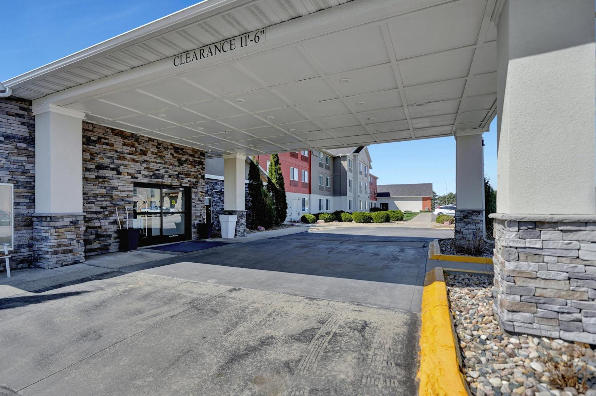 Holiday Inn Express Hotel & Suites Beatrice By Ihg Εξωτερικό φωτογραφία